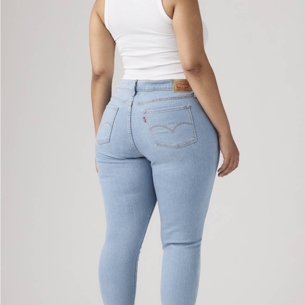 311 Levi's Light Blue Skinny Jeans -l